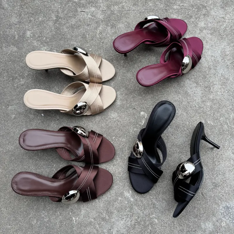 รองเท้าแตะเปิดนิ้วเท้าเซ็กซี่สำหรับผู้หญิงและสุภาพสตรีแฟชั่นและสง่างามผู้หญิงรองเท้าย้อนยุคข้ามสายรองเท้าแตะใหม่ส้นกริช