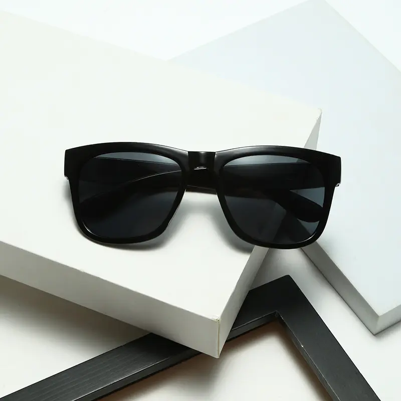 UV400 Protective Summer Beach Sun Glasses for Boys and Girls Resin Foldable Sunglasses with PC Frame Material