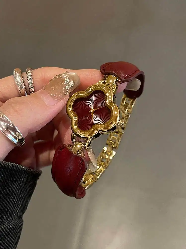 Vintage Quartz Watch Authentic Four-Leaf Clover Watch for Women, Light Luxury and Niche, Retro High-End Womens Bracelet