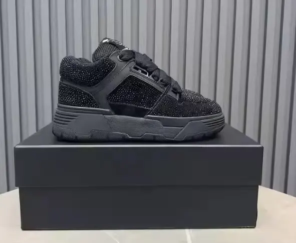 ออกแบบใหม่หรูหราผู้ชายสีขาวแฟชั่นหนัง Casual Trainer a Miry Casual และวิ่งสำหรับผู้หญิงที่กำหนดเองกีฬารองเท้าผ้าใบ