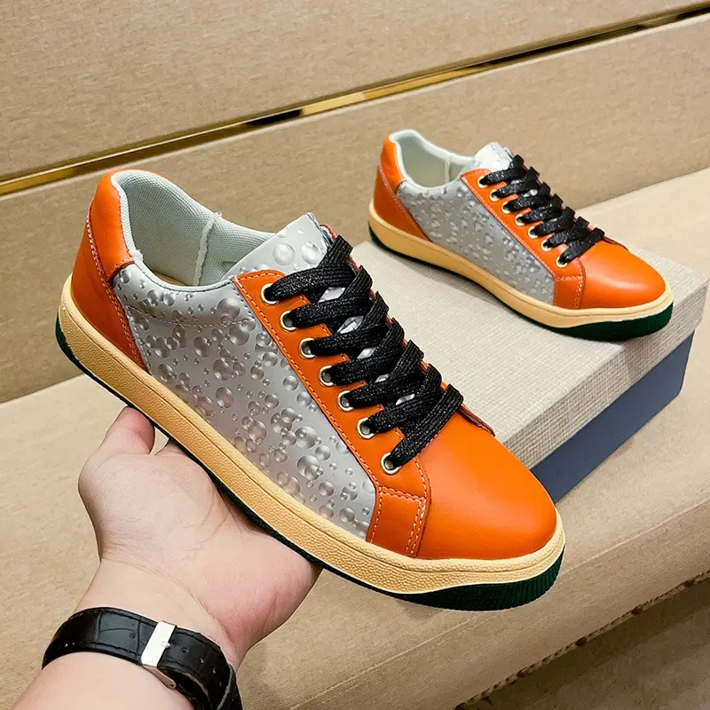 ใหม่คุณภาพสูง Designer รองเท้าผ้าใบผู้ชายแฟชั่นรองเท้าสบายๆรองเท้าสบายๆ