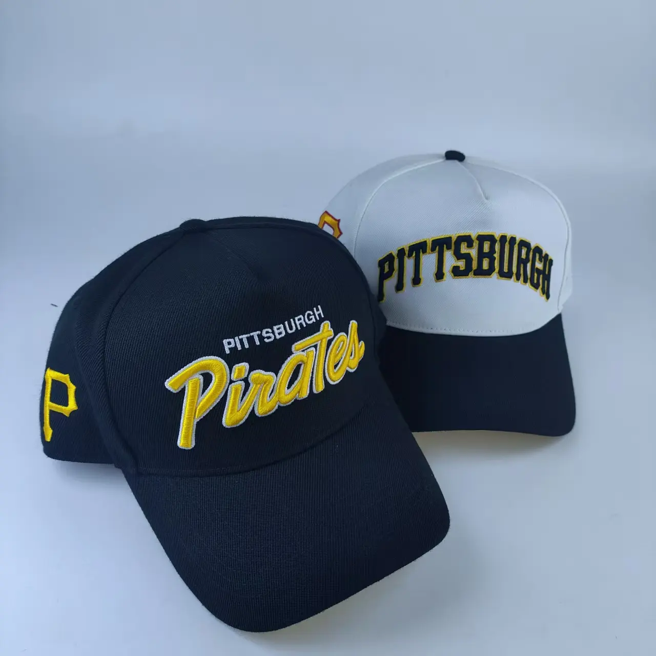 ขายส่งคุณภาพสูงโลโก้ที่กำหนดเอง Unisex ปรับ 5 แผงผ้าขนสัตว์ผสม Vintage Sporty Two-Tone Breathable กันน้ำสี่