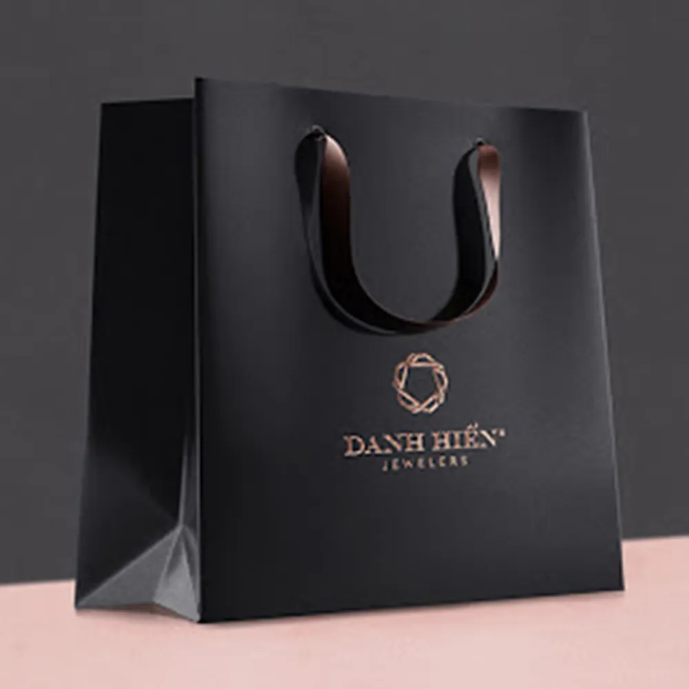 Customized Branded Logo Luxury Black Paper Apparel Packaging Gift Shopping Bag Paperbag