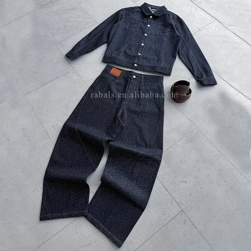 ผู้ผลิตเดนิมที่กำหนดเองเย็บปักถักร้อยกางเกงยีนส์แจ็คเก็ตยีนส์สองชิ้นชุดสตรีทแวร์ขนาดใหญ่เฮฟวี่เวทกางเกงยีนส์ชุดสำหรับผู้ชาย