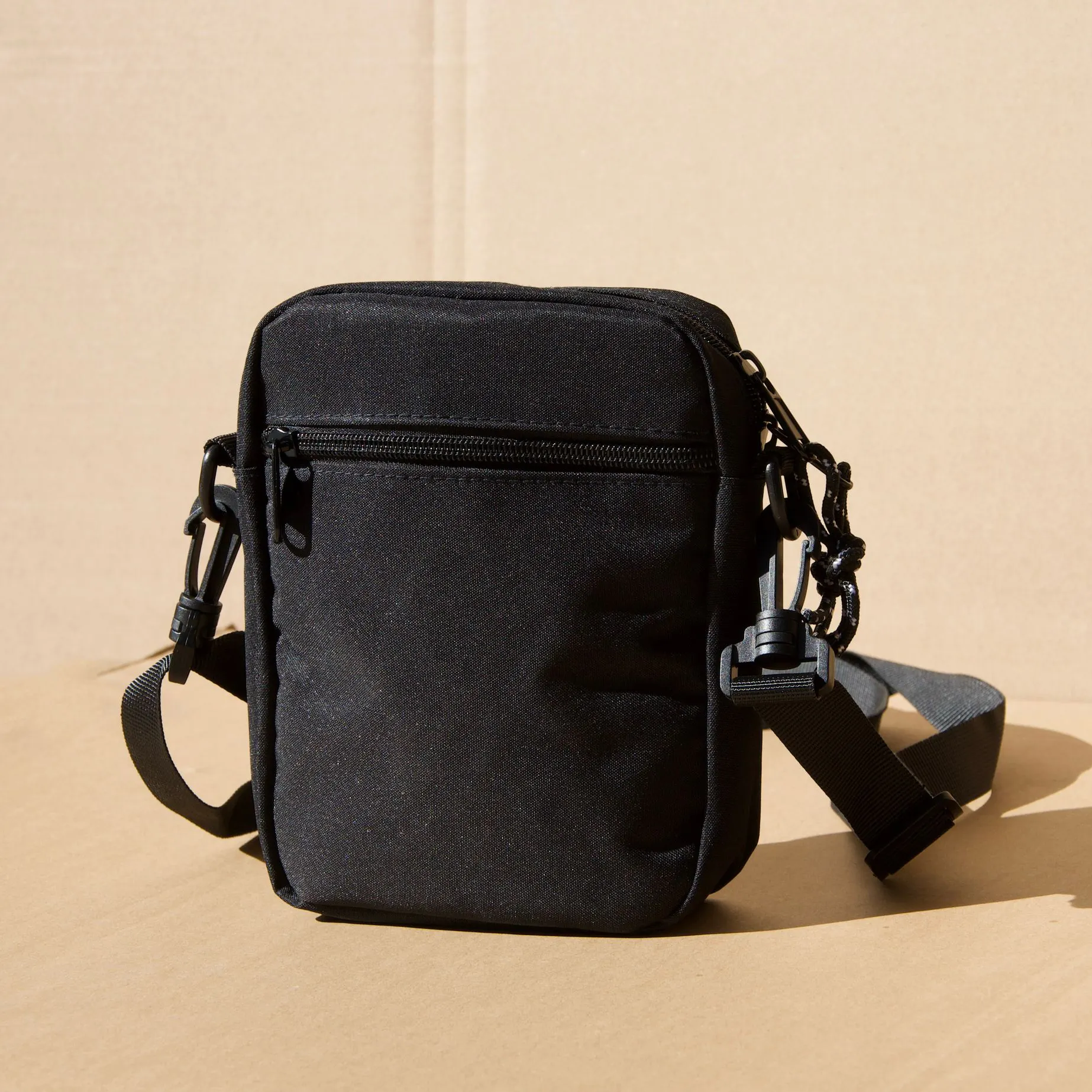 ใช้ทุกวัน Designer Square Men Mini Pack Casual Sling คุณภาพด้านข้าง Messenger กระเป๋าสะพาย Vintage Crossbody