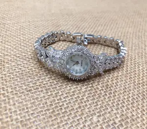 2024 Luxury Ladies' Stainless Steel Watches Inlaid Zircon Customised Glass Silver Exquisite Oval Shape Fashionable Jewelry Women