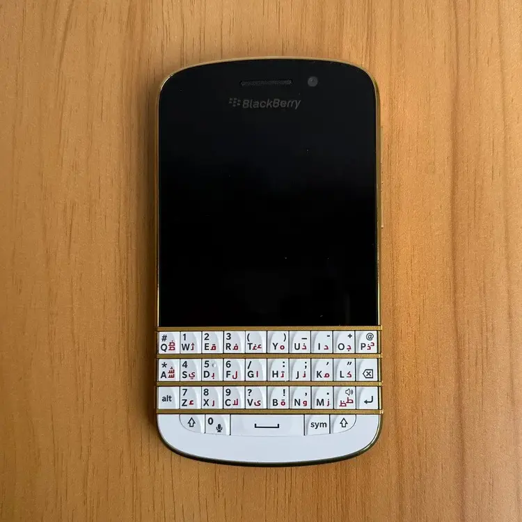 Q10 4G Mobile Phone 3.1" 2GB RAM 16GB ROM 8MP QWERTY Keyboard Cellphone Dual Core Q10 Smartphone